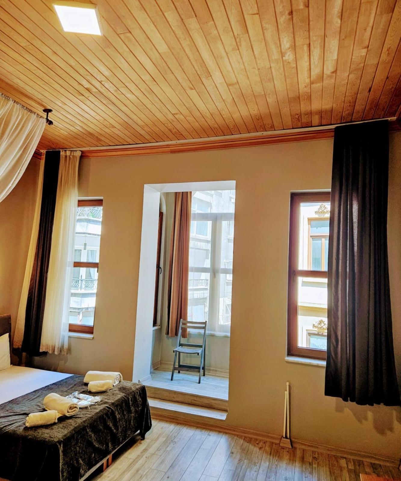 Taxim 34 İstanbul